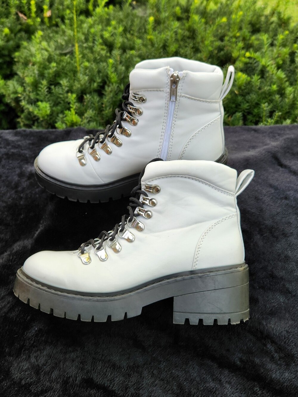 SKECHERS WHITE  Lace-Up Lug Ankle Boots with Side Zip